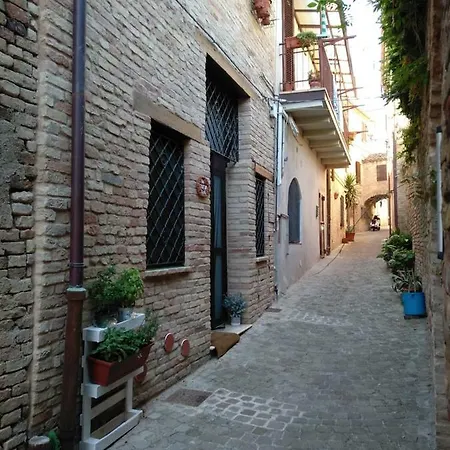 La Cueva Civitanova Alta
